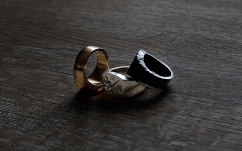 OXIDIZED SILVER SIGNET RING