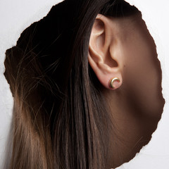 Tiny Horn Studs - golden