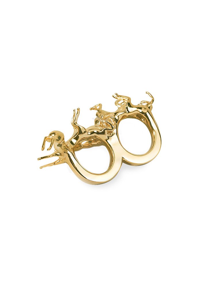 knuckleduster with horses