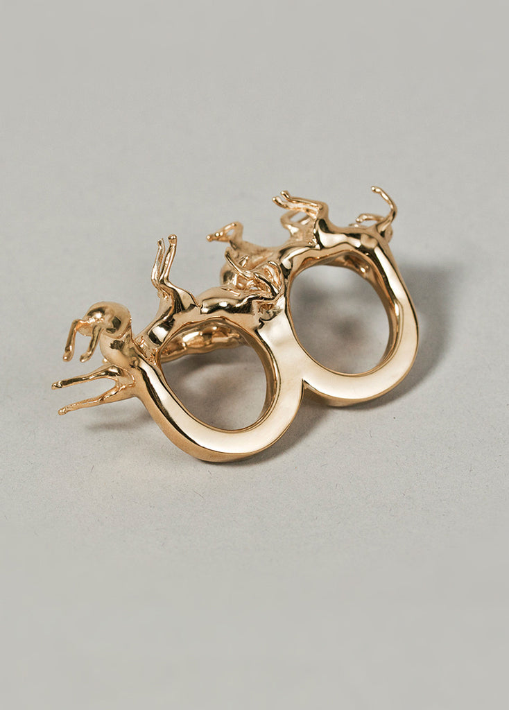knuckleduster with horses